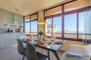 797 Holiday Rentals -Lujoso Atico duplex en el centro de Benalmadena - Image 2