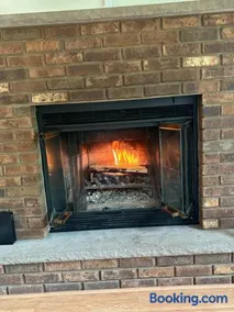 Pocono Cottage with Golf Course Hot Tub, Fire Pit Near Kalahari - Image 3