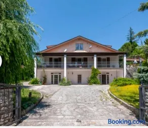 Villa Glicine Casa Vacanze con Piscina e Camino ad Apecchio, Marche - Image 2