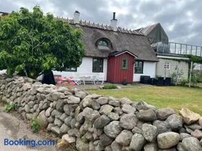 Guesthouse by the sea - Image 1