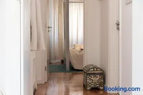 Flat With a Garden in Belem - Image 2