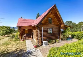 Rowland Log Cabin - Image 3