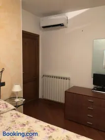 Mia - Image 2