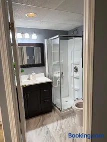 1 Bedroom spacious basement - Image 2