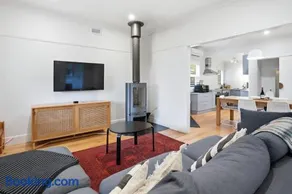 Coastal Cottage Retreat - Image 2