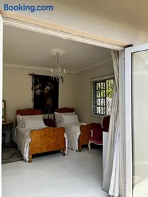 Pepper Tree Guesthouse - Image 2