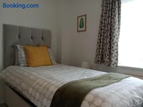 3BR House with garden near Bicester Village - Image 3
