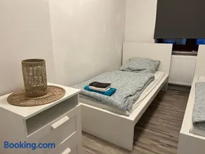 Monteur & Ferienwohnung mit Balkon, 3 Schlafzimmer & Platz für 6 Personen - Image 2