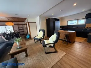 Rusutsu Tsuru House 2 - Chalet Near Rusutsu Ski Resort - Image 1