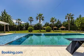 Fllad e Valë Luxury Private Pool Villa by PikHost - Image 1