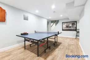 Atlanta 7BR Home with Game Room Sleeps 16 - Image 2