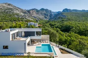 NEW Luxury villa I infinity pool - Image 3