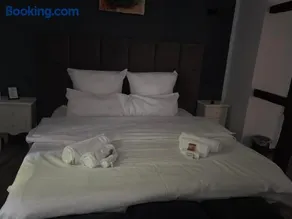 Hotel Zur Krone - Image 1
