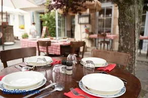 HOTEL Les Contes de Bruyeres - Image 3