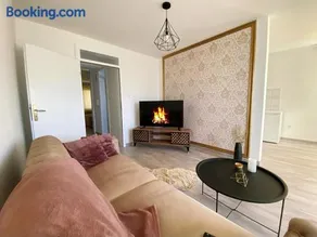 Modern Lux Apartment - Image 5