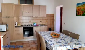 Mare&Monti Guest House with Private Parking - Image 2