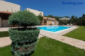 Chios Seafront Luxury Villa with Pool - Image 4