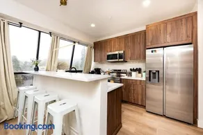 Cozy Condo with Beautiful View of Evergreen - Image 3