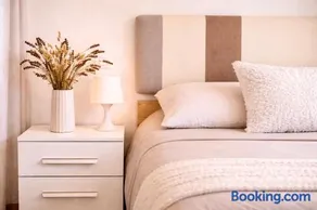 Villa Cristina - Air Conditioning, Garden, Private Parking & Premium Beds - Image 1