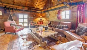 Chalet spacieux à Saint-Nicolas-la-Chapelle avec cheminée - Image 4