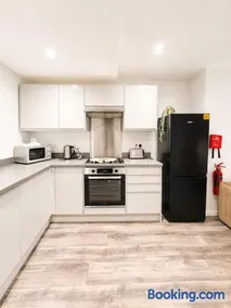 Modern 1 Bedroom Apartment, Prime Location in Liverpool City Centre - Image 2