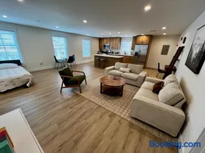 Montgomery Modern Luxury Stays - Image 2