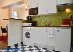 1 Bedroom Apartment in the Heart of the Marais area - Image 2