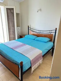 استمتع بزيارة لا تنسى في مارينا العلمين على البحر مباشر 4 غرف مكيف - Image 3