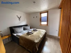 Deer Lounge - Image 2