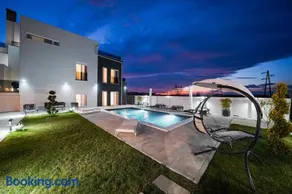 D-Palace Apartments-Olive tree - Image 1