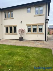 Cosy hideaway in leafy Lytham - Image 3