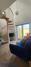 The Little Loft Hideaway, Coastal Retreat - Image 3