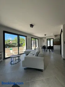 Modern Villa - Image 3