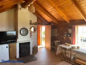 Dave's Wee House - Image 4