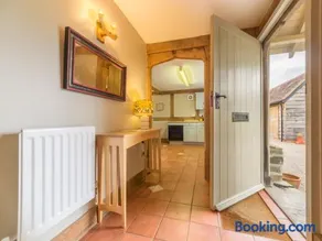 Bearwood Cottage - Image 3