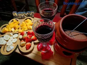 Casa da Vovó na Pousada Sitio Pauletto - com Cozinha, Churrasqueira e Decoração - Image 2