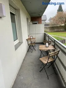 Geräumige Handwerkerunterkunft mit Balkon - Image 1