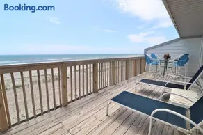 Oceanfront 2-bedroom Queen's Grant - Image 1