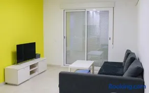 Apartamento REFORMADO en 2021 a 100m Playa Morro de Gós 1 Dormitorio y salón con sofá cama Parking privado - Image 3