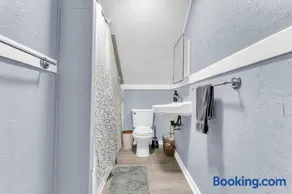 Quaint 2 Bedrooms in Historic Little Italy - Image 3