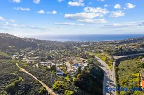 Oceanview Luxe Retreat with Rooftop - Image 2