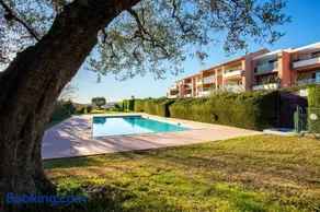 LE JARDIN BLEU AP4388 By Riviera Holiday Homes - Image 3