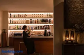 Shangri-La's Three Seasons Resort & Hotel - Image 2