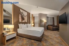 Grand Sapphire City Hotel - Image 2