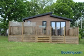 7 The Oaks - Image 2