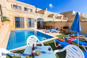 Ta Danjela Villa Sleeps 8 with Pool - Image 1