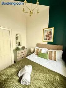 Newly refurbished, 2BD, 1Bath, Free Parking, Central - Image 5