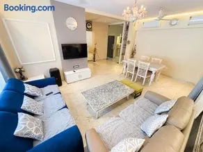 Glasshouse Luxury Villa, 4 Bed Private Pool Gorai - Image 2