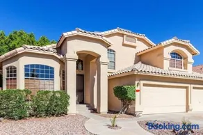 LUXURY Desert Oasis! 5 bedroom, 3 bath w HEATED POOL - Image 2
