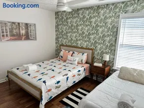 Cozy Getaway Homes - Image 4